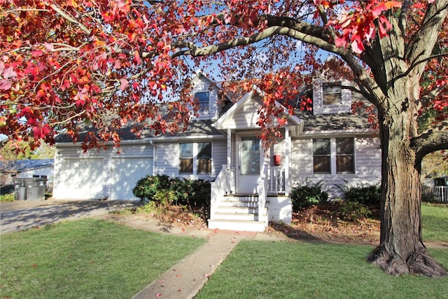 view of front facade with a front yard