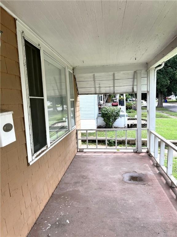 1174 W King St, Decatur, IL 62522 - photo 2