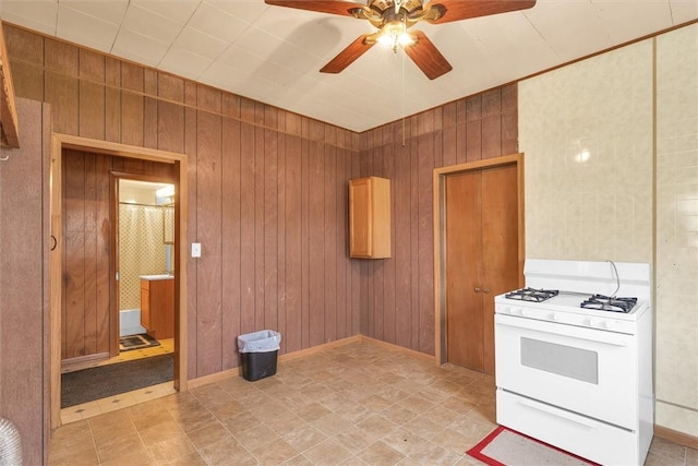 307 W Yates St, Newman, IL 61942 - photo 34