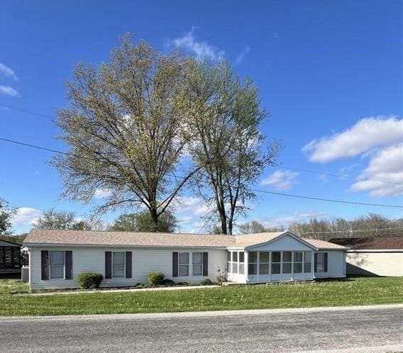 25 Lakeview Dr, Neoga, IL 62447 - photo 1