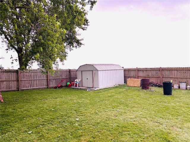 211 E 5th Ave, Rankin, IL 60960 - view of yard