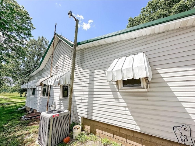 16781 E 1600th Ave, Palestine, IL 62451 - view of side of property featuring central air condition unit