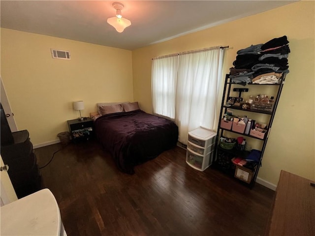 420 N 33rd St, Mattoon, IL 61938 - bedroom with wood finished floors and baseboards