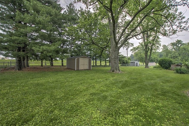 5354 N Macarthur Rd, Forsyth, IL 62535 - view of yard with a shed