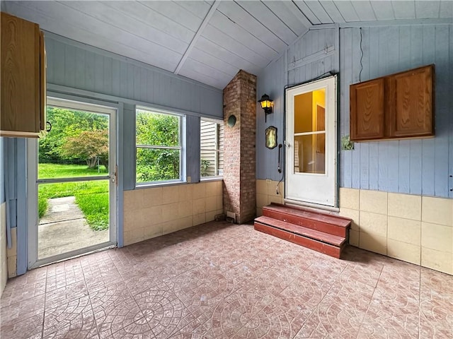 2145 E 1500 N Rd, Shelbyville, IL 62565 - unfurnished sunroom featuring lofted ceiling