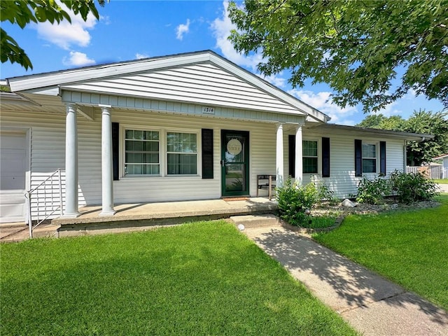 1314 Meadow Pl, Marshall, IL 62441 - photo 1
