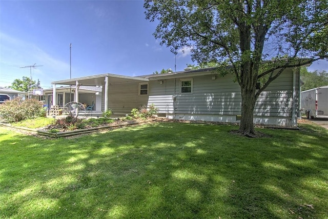 2631 Gregory Ct, Decatur, IL 62526 - rear view of house with a yard