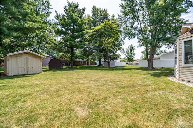 4642 Dogwood Ct, Decatur, IL 62526 - view of yard featuring a storage unit