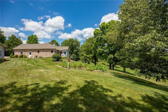 8434 Meadowview Rd, Effingham, IL 62401 - view of grassy yard