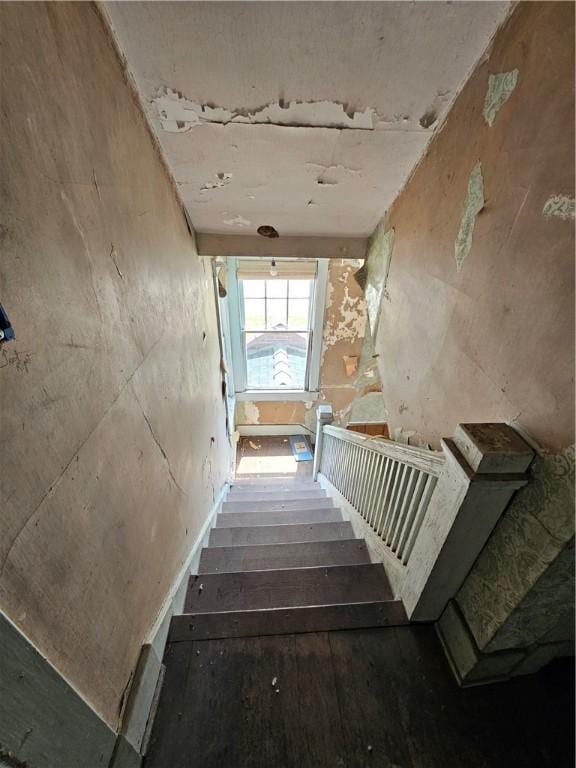528 E Broadway St, Centralia, IL 62801 - staircase featuring wood finished floors