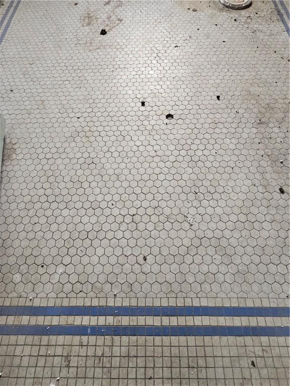 528 E Broadway St, Centralia, IL 62801 - bathroom view