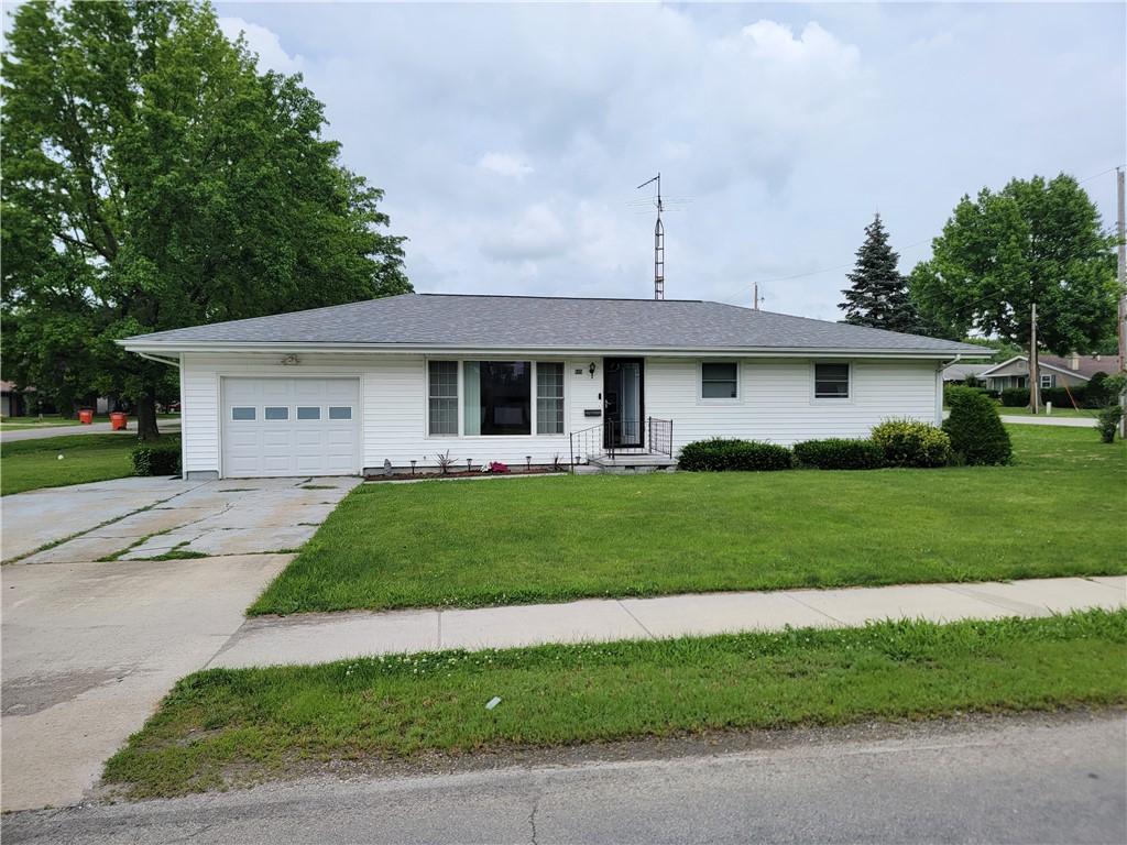 505 W N 9th St, Shelbyville, IL 62565 - photo 1