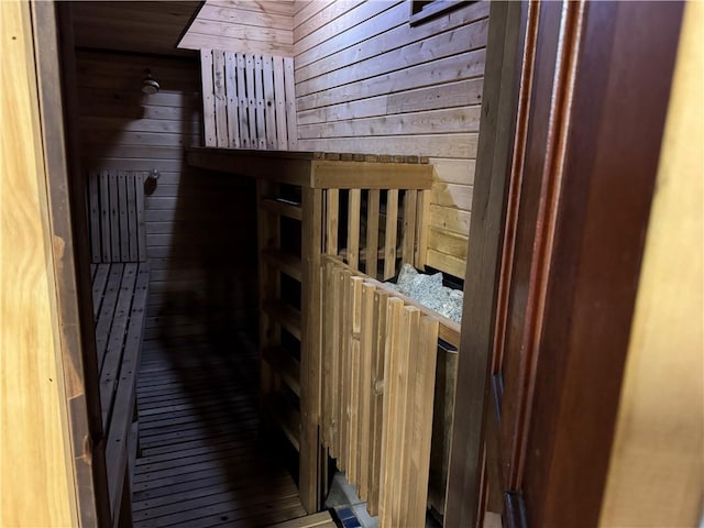 1007 10th St, Charleston, IL 61920 - detailed view of wooden walls and a sauna / steam room