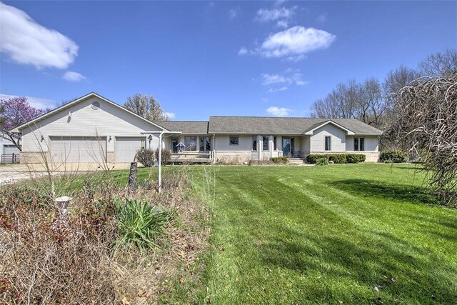 1147 E 2800 N Rd, Mount Auburn, IL 62547 - photo 1
