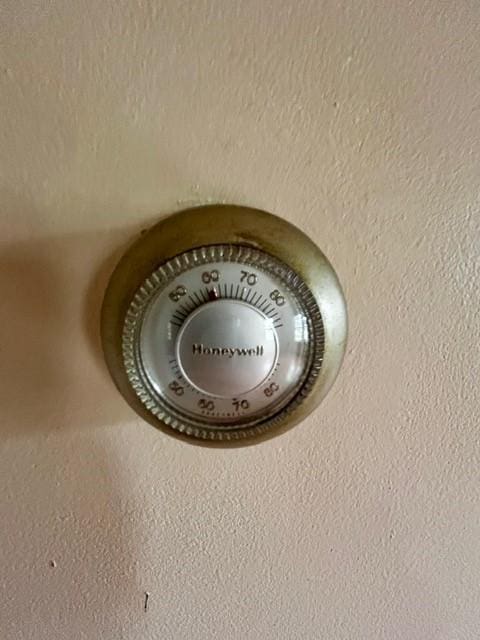 1010 N Summit Ave, Decatur, IL 62522 - detailed view