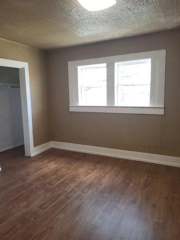 1558 N Main St, Decatur, IL 62526 - photo 11