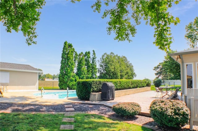 400 Country Club Rd, Mattoon, IL 61938 - view of yard featuring a patio area