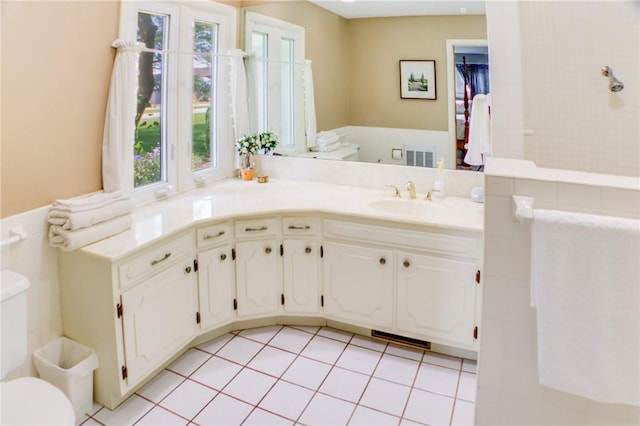 400 Country Club Rd, Mattoon, IL 61938 - full bath featuring vanity and tile patterned flooring