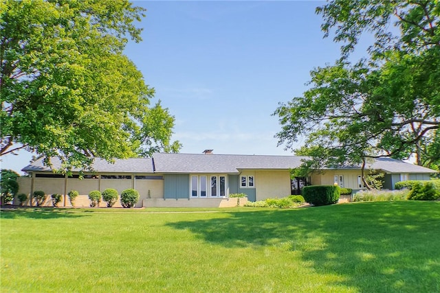 400 Country Club Rd, Mattoon, IL 61938 - back of property featuring a yard