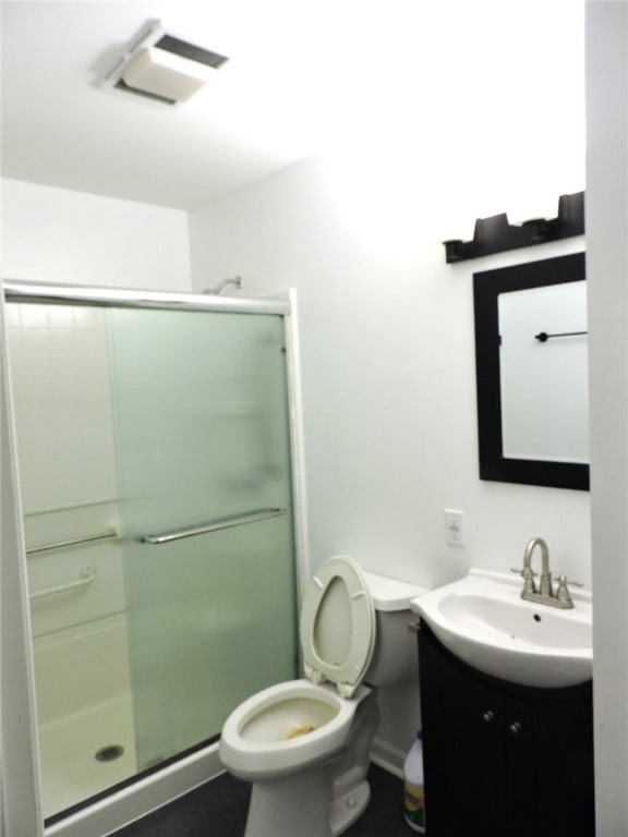 37626 Hunnington Ridge Rd, Hoopeston, IL 60942 - bathroom featuring vanity and a stall shower