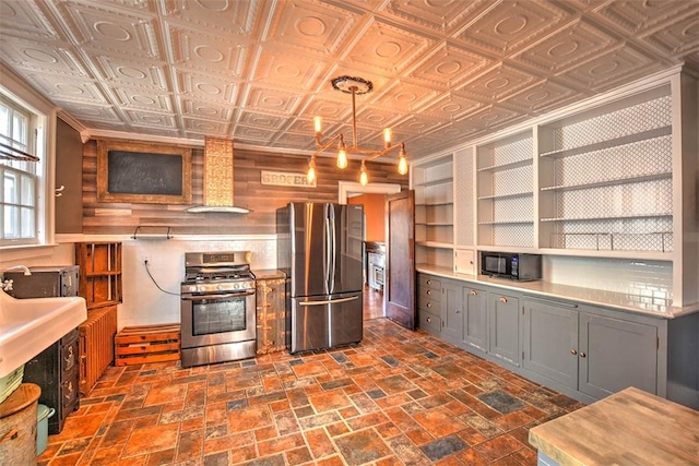 kitchen featuring an ornate ceiling, gray cabinets, stainless steel appliances, and light countertops