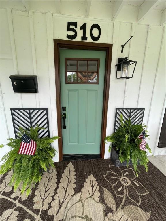 510 S 5th St, Marshall, IL 62441 - entrance to property