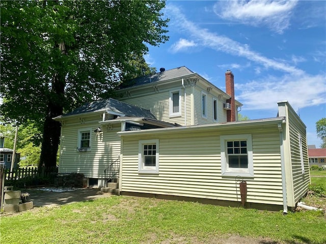 401 E Fourth St, Pana, IL 62557 - back of property featuring a yard