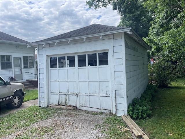 105 S Lafayette St, Newton, IL 62448 - view of garage