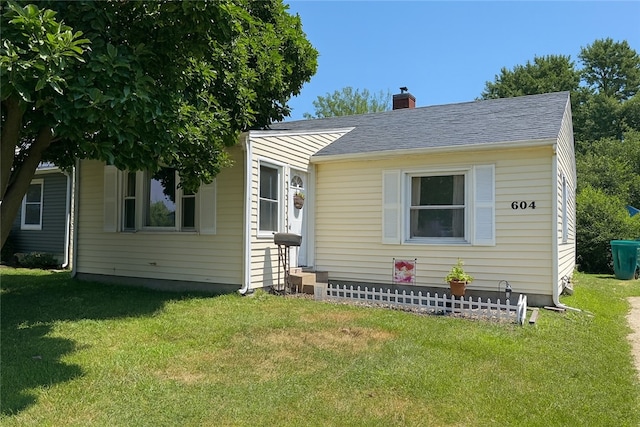 604 35th St, Mattoon, IL 61938 - photo 1