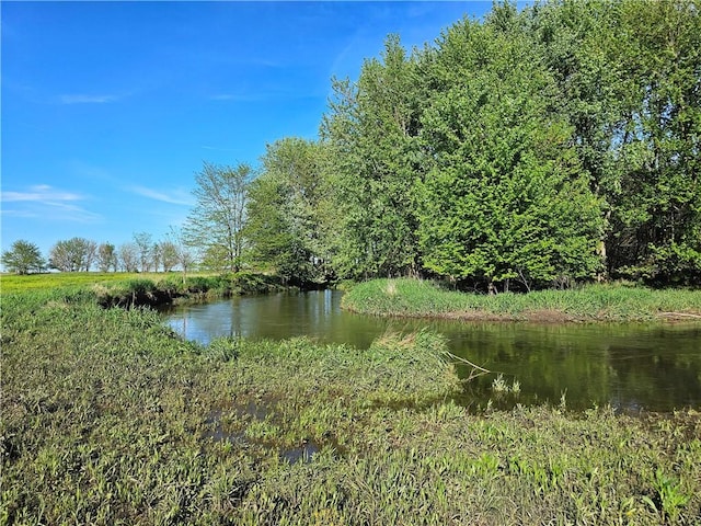 Listing photo 3 for 1550 E Rd, Hoopeston IL 60942