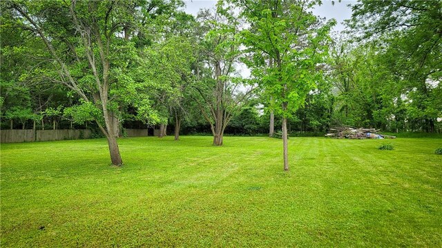 707 S Airport Rd, Decatur, IL 62521 - view of yard