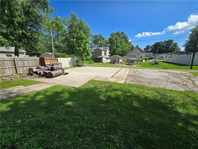 708 E Washington St, Clinton, IL 61727 - view of yard with a residential view