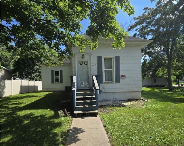 708 E Washington St, Clinton, IL 61727 - view of bungalow-style house