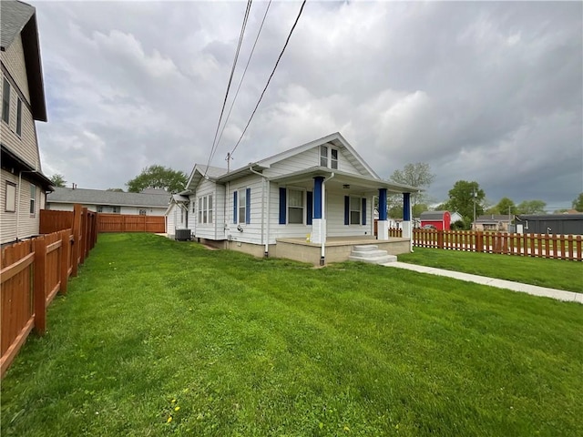 601 S Maple St, Effingham, IL 62401 - rear view of property with a porch