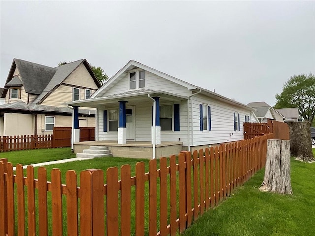 601 S Maple St, Effingham, IL 62401 - view of front of home featuring covered porch