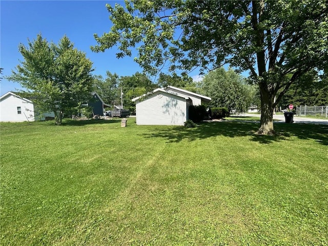 300 W Alabama Ave, Casey, IL 62420 - view of grassy yard