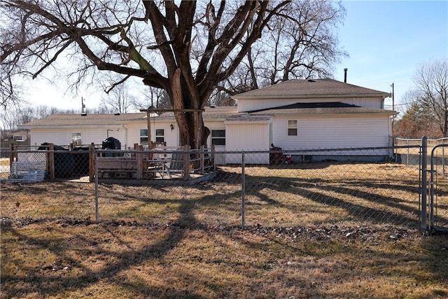 1741 Murray Clark Rd, Danville, IL 61832 - back of property featuring a lawn and fence