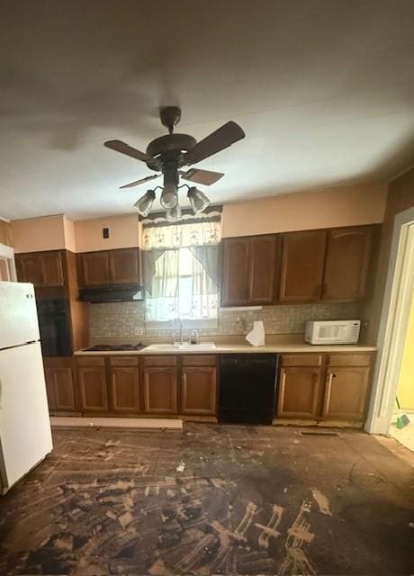 719 E Jefferson Ave, Chrisman, IL 61924 - kitchen featuring black appliances, under cabinet range hood, tasteful backsplash, a ceiling fan, and light countertops