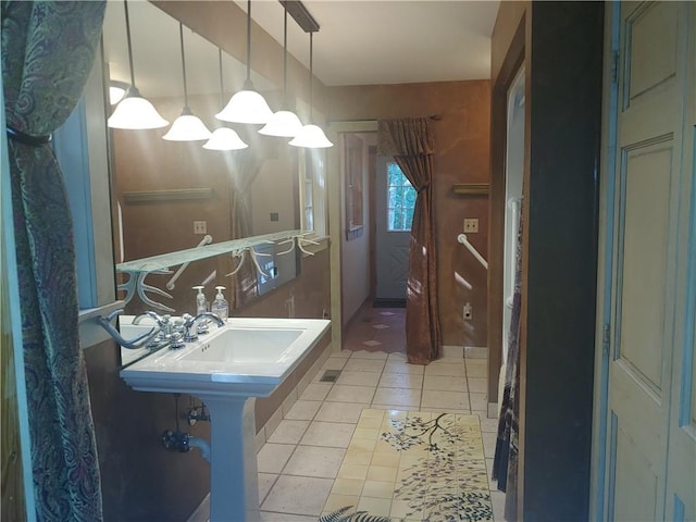 21491 N 1150th St, Marshall, IL 62441 - bathroom featuring tile patterned flooring