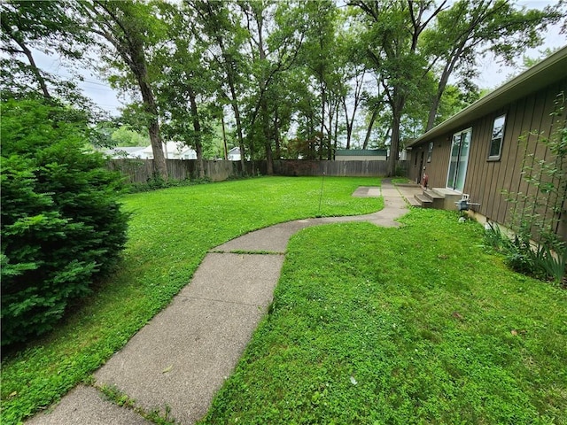 1101 Robinwood Dr, Robinson, IL 62454 - view of yard