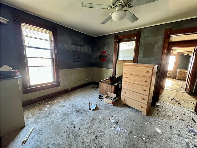 unfurnished bedroom with ceiling fan