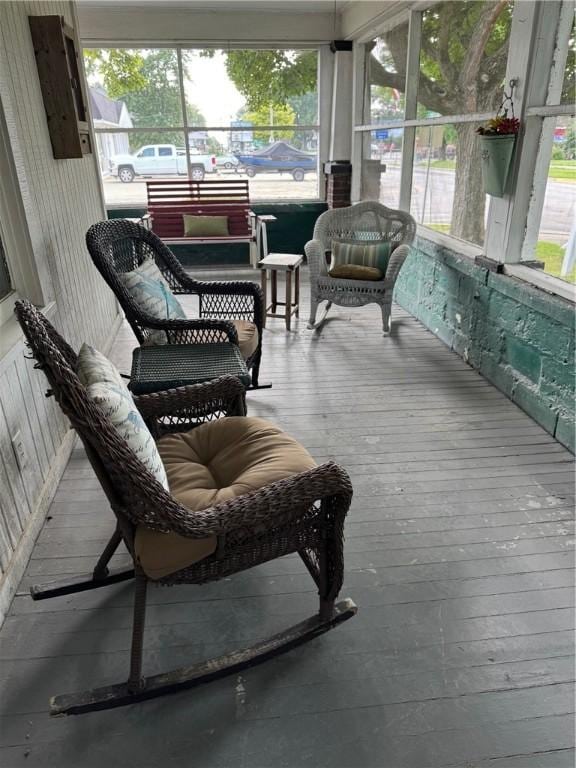 view of sunroom / solarium