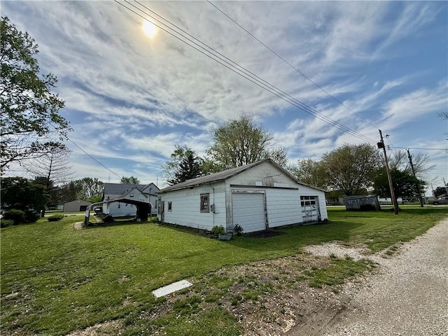 view of detached garage