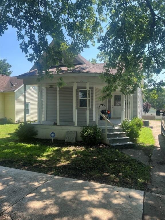 1005 Edgar Ave, Mattoon, IL 61938 - bungalow featuring covered porch