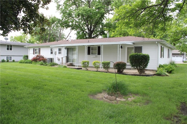 1107 N Long St, Shelbyville, IL 62565 - ranch-style house featuring a front lawn, a porch, and central AC