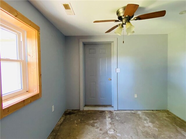 2735 E Washington Rd, Casey, IL 62420 - photo 18