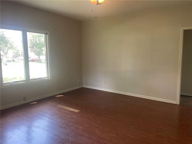 916 N Maple St, Saint Elmo, IL 62458 - photo 4