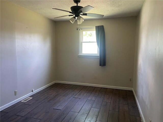 916 N Maple St, Saint Elmo, IL 62458 - photo 6