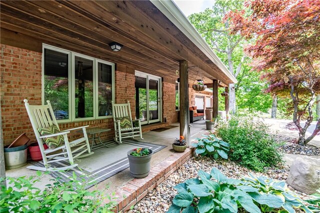 5353 E Reas Bridge Rd, Decatur, IL 62521 - view of patio / terrace