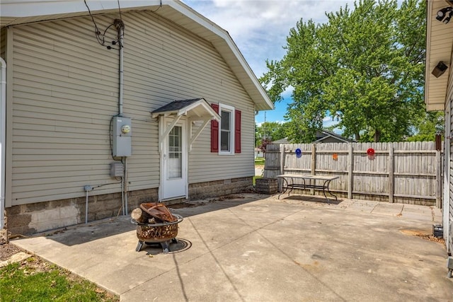 510 N Merchant St, Effingham, IL 62401 - back of house featuring an outdoor fire pit and a patio area